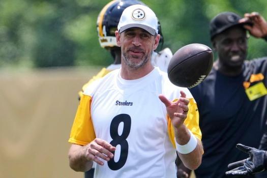 Aaron Rodgers Reveals He’s Playing Final Season at Steelers Just for One Person