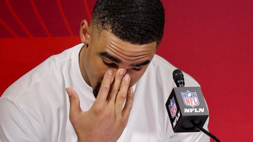 Jalen Hurts Sends Condolences to Former Eagles LB Who Passed Away from Cancer at 38