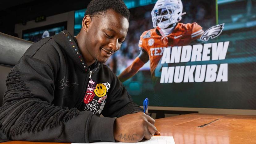 Rookie Andrew Mukuba Thanks Eagles LB After Signing His First NFL Contract