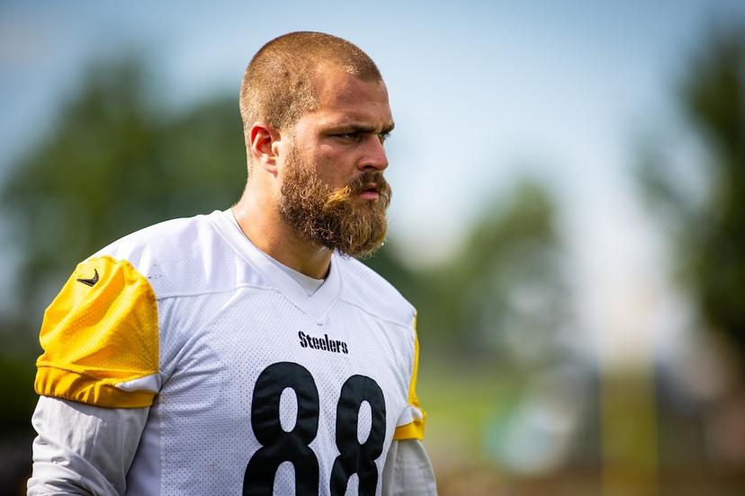 Pat Freiermuth Urges Second-Year Defensive Tackle After He Oversleeps Day 6 of Training Camp