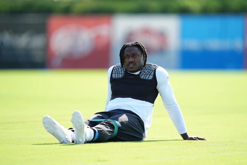 A.J. Brown Collapses at Practice, Suffers Concerning Injury