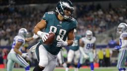 Eagles Legend Advises Players to Think Twice Before Leaving Team, Warns Against Chasing Money