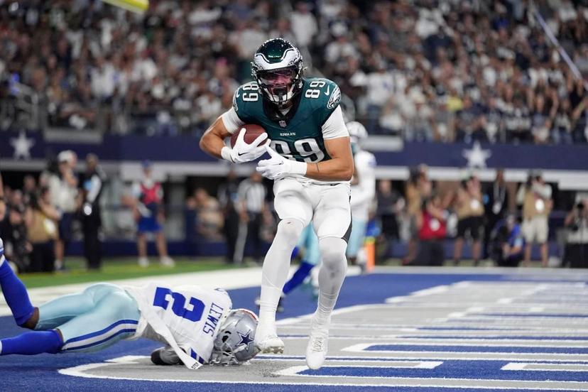 Eagles Second-Year WR Shocks Camp by Earning WR2 Role Next to A.J. Brown