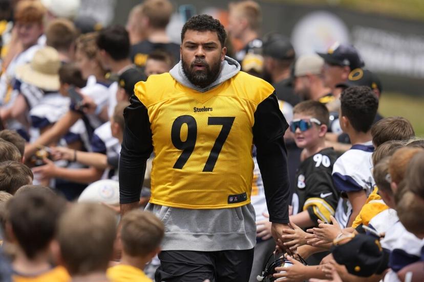 Steelers Veteran TE Urges Team to Approve Heyward’s New Contract Request: “He Deserves More”