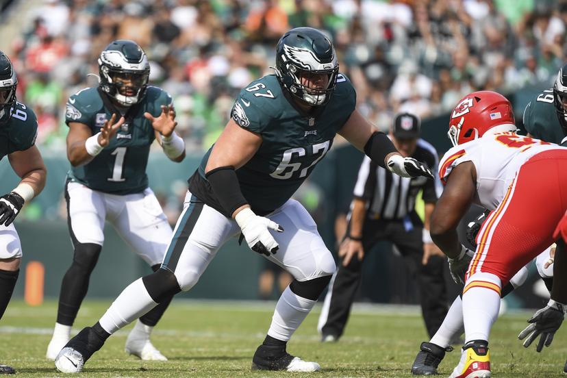 Former Eagles Guard Retires at 27 After Breaking His Neck in Staircase Fall – Says “I Got to Live My Dream”