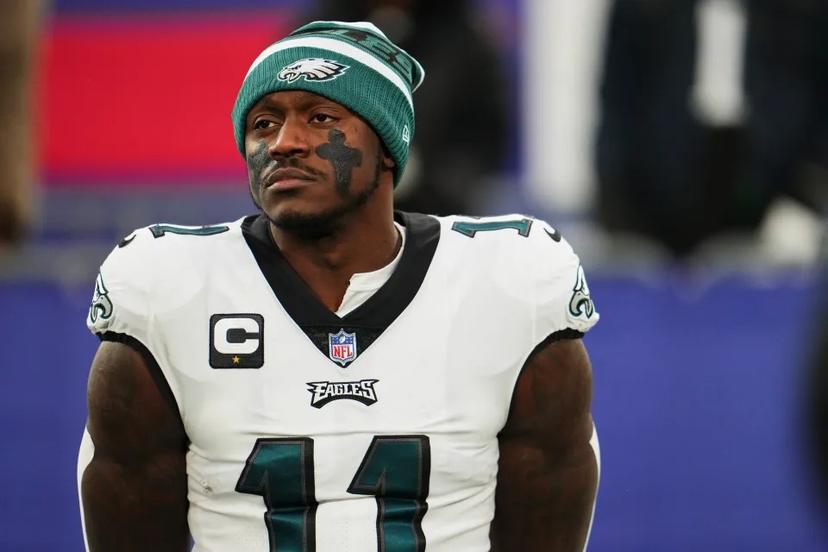 Eagles WR A.J. Brown Shares How Cowboys Fans Brutally Roasted Him Ahead of Kickoff