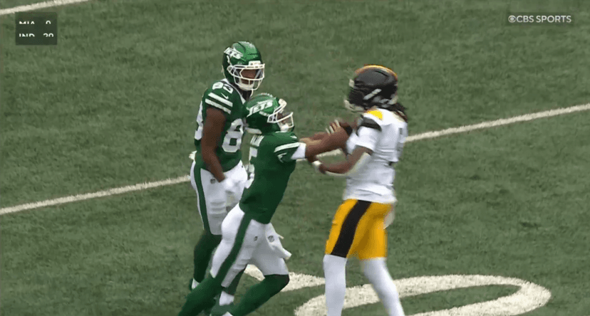 Chaos at Halftime: Jets’ Garrett Wilson and Steelers’ Jalen Ramsey Exchange Punches in Heated Brawl