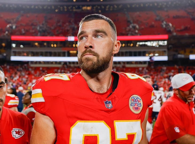 NFL Officially Fines Travis Kelce for Obscene Gesture Toward Eagles