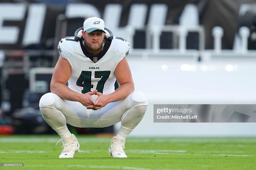 Eagles Starting LS Suffers Serious Injury, Out for the Rest of the Season