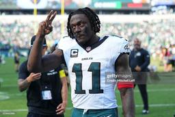 Eagles Star WR A.J. Brown Speaks Out After Criticism Over Slow Start, Sends Six Words to Jalen Hurts