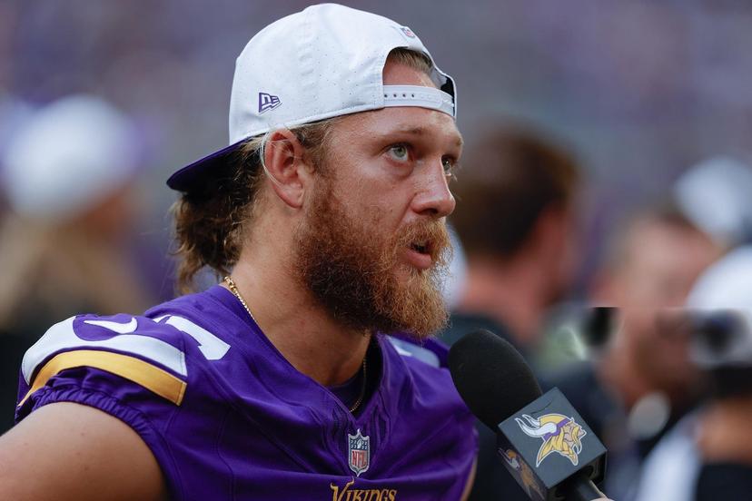 Vikings TE T.J. Hockenson Calls Referees “Cheaters” After Controversial Touchdown Overturn in Loss to Eagles