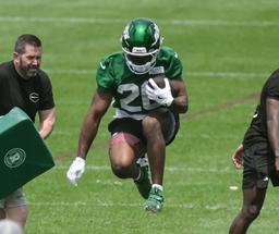Jets Locker Room in Chaos After RB’s Affair With Coach’s Wife Leads to Shocking Retirement