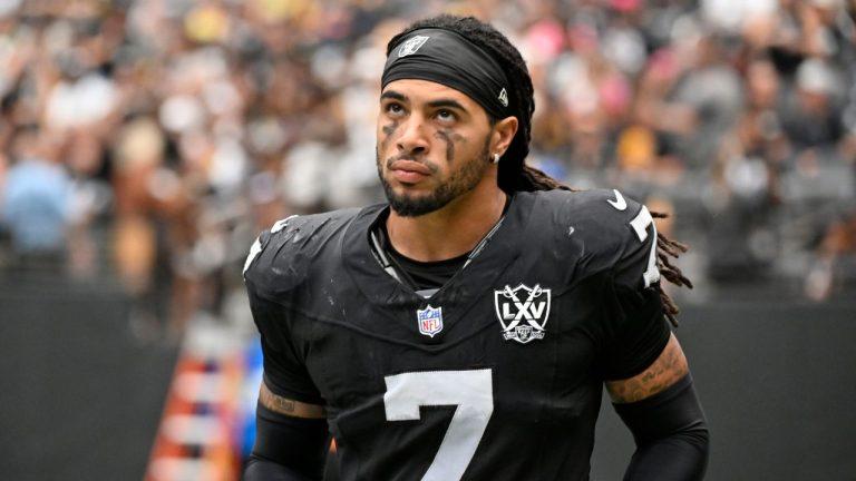 Panthers Star Wins Award… Then Stuns Everyone With Emotional Tribute to Marshawn Kneeland