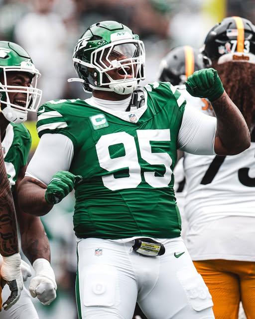 BREAKING: Hall of Fame Quarterback Slams Cowboys Over Quinnen Williams Trade