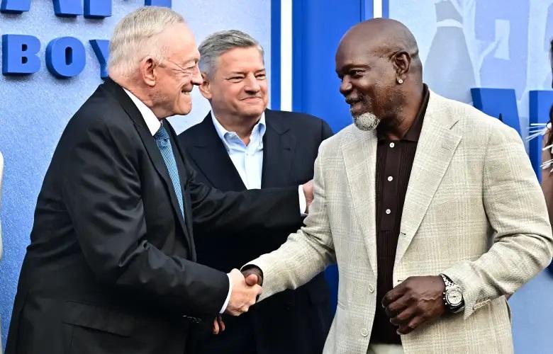 Emmitt Smith Stuns Cowboys With Shocking Return — Fires Off Message to Dak Prescott