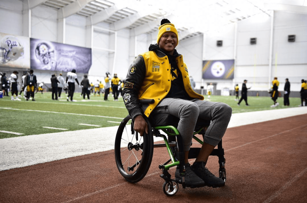 Steelers' Ryan Shazier makes first appearance at practice after horrific  spinal injury