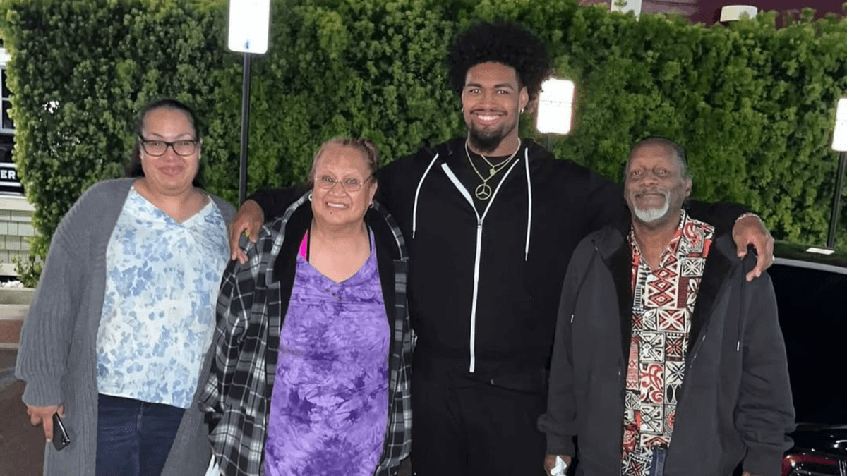 Who Are Josh Simmons' Parents? All About NFL OL's Childhood & Upbringing -  EssentiallySports