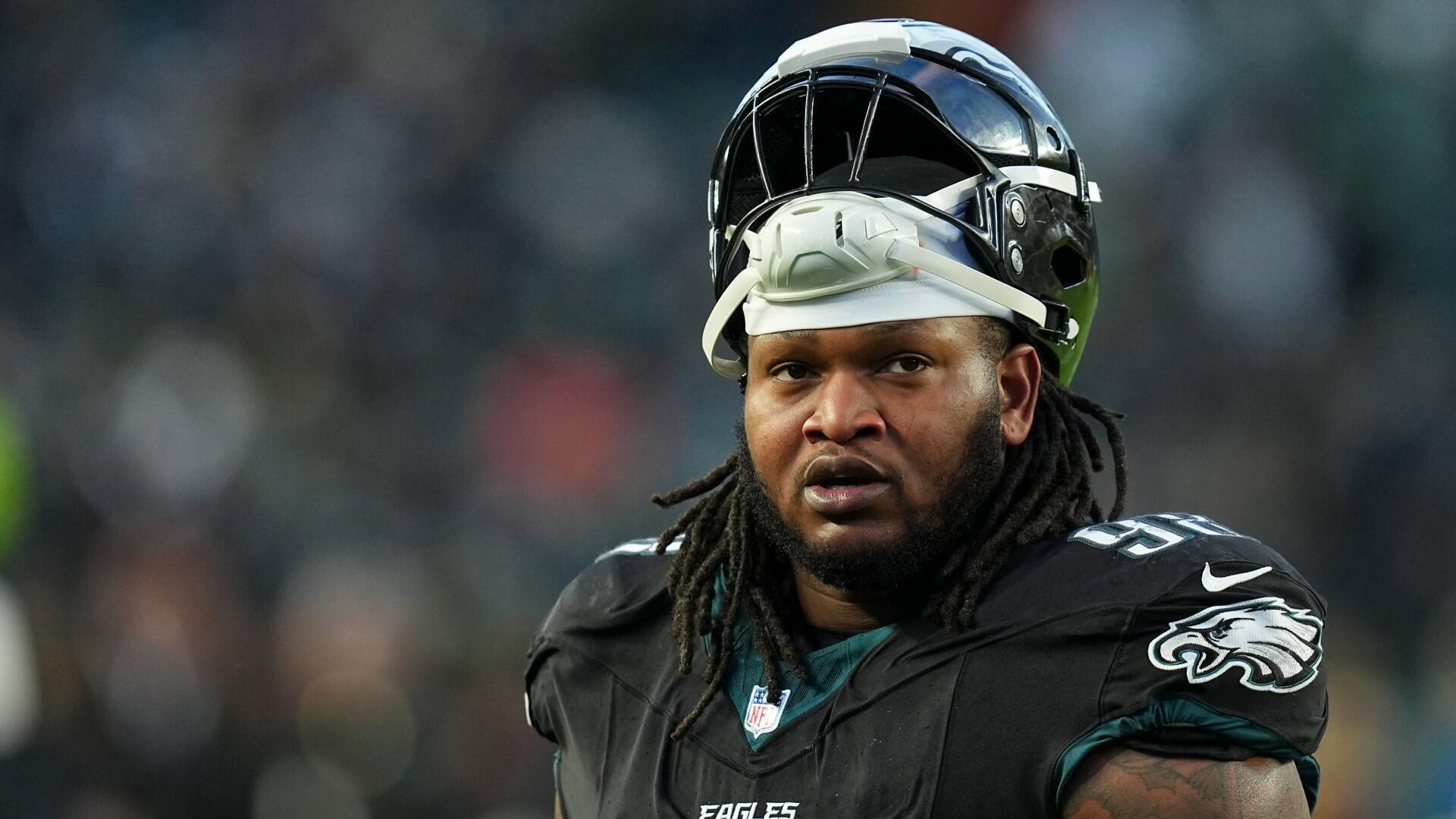 Jalen Carter injury: Eagles DL out vs. Chargers after procedure on both shoulders - CBS Sports