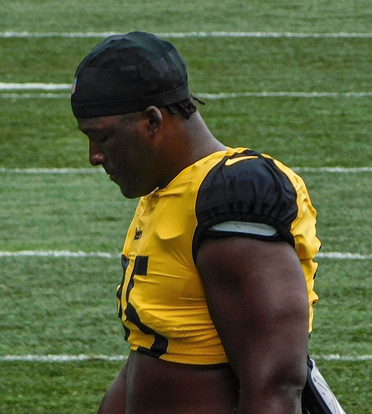 Keeanu Benton - Wikipedia
