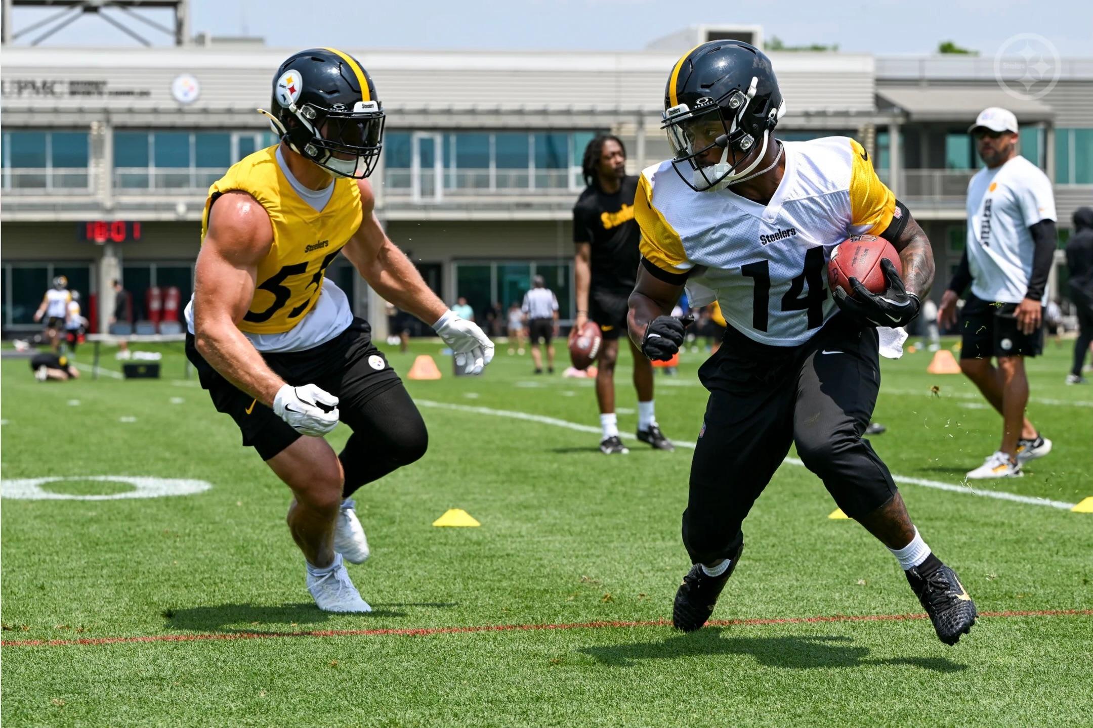 Steelers' Kenneth Gainwell Quickly Emerging As Top Special Teams Option