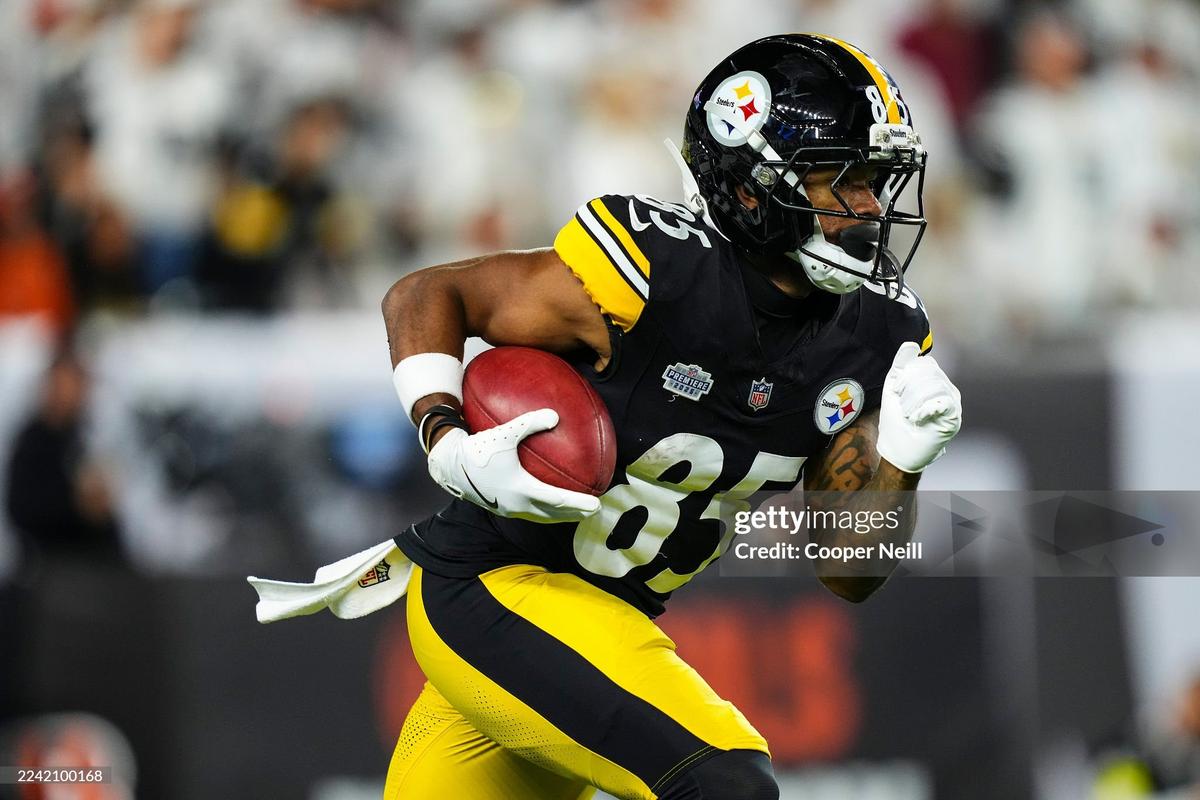Steelers Defender Quietly Leaves Stadium After Packers Loss Upon Hearing Family Emergency