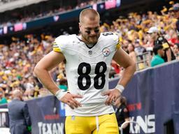 Steelers Officially Confirm TE Pat Freiermuth’s Serious Injury, Sidelined from Practice