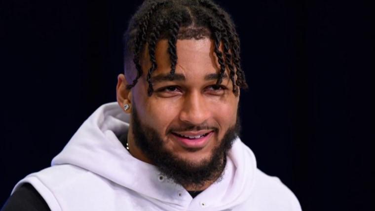 BREAKING NEWS: Chiefs star QB donates $1 million to support Marshawn Kneeland's family